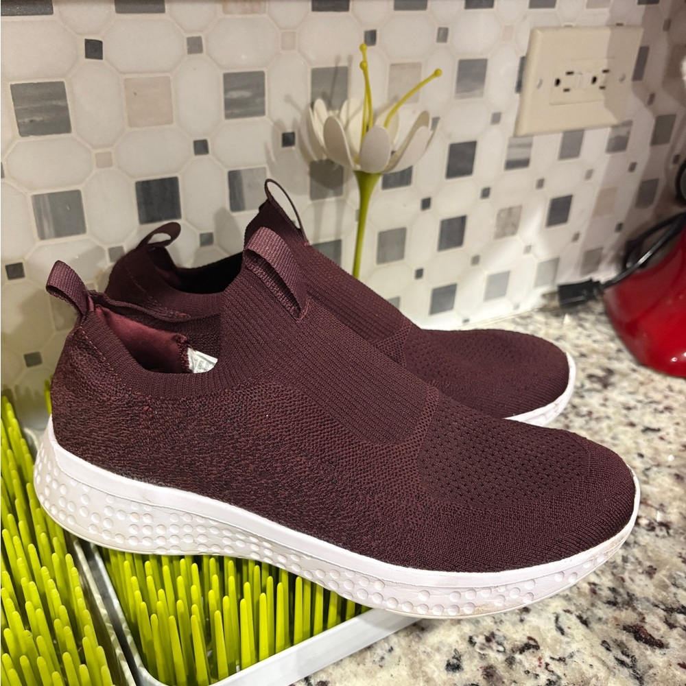 Women's Avia Burgundy Memory Foam Slip-On Sneakers - Picture 7 of 10